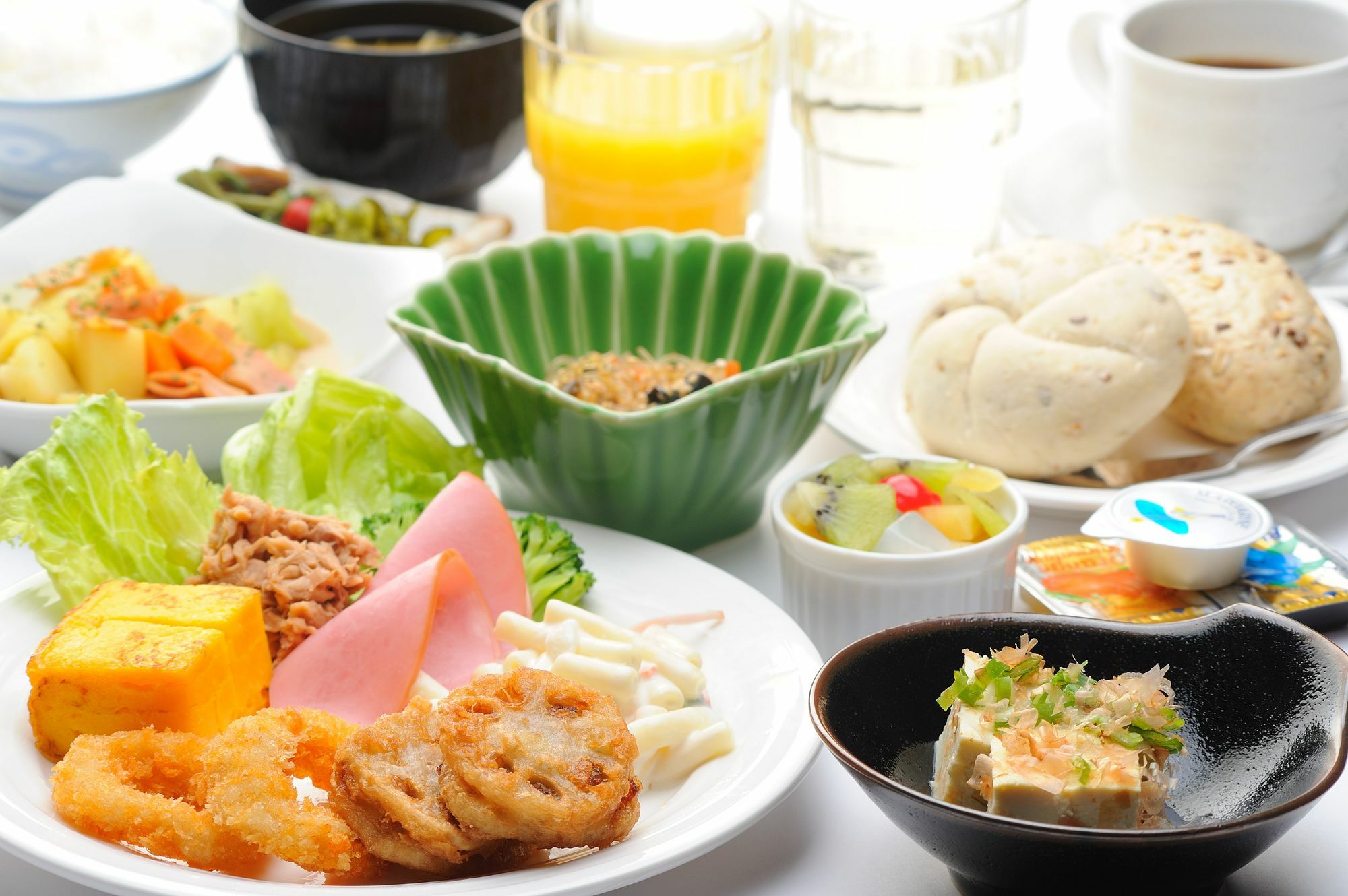 Hotel Route-Inn Kitakyushu-Wakamatsu Ekihigashi Dış mekan fotoğraf
